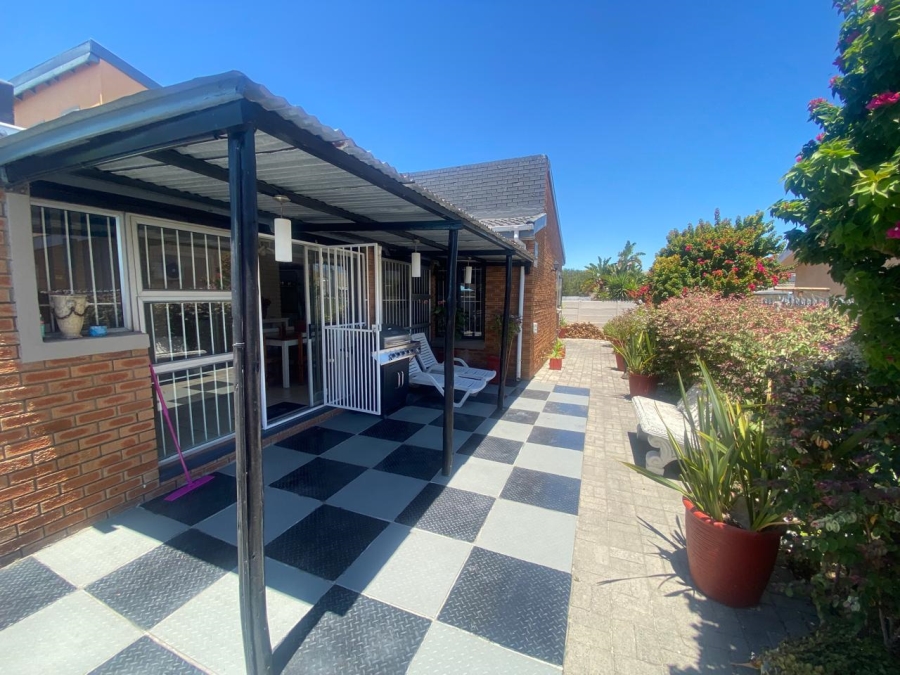 3 Bedroom Property for Sale in Soneike Western Cape